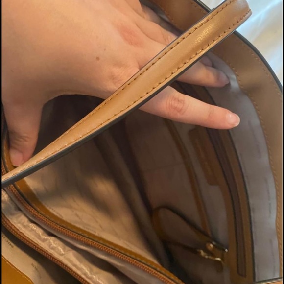 ISO This Michael Kors Bag - Picture 4 of 4